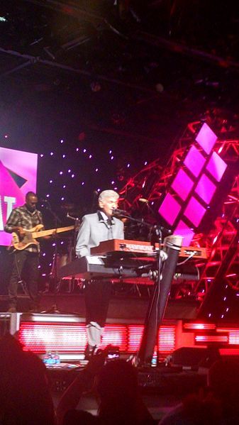 File:Dennis DeYoung (15659121916).jpg