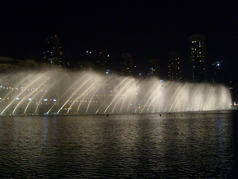 File:Dubai Fountain 1.JPG