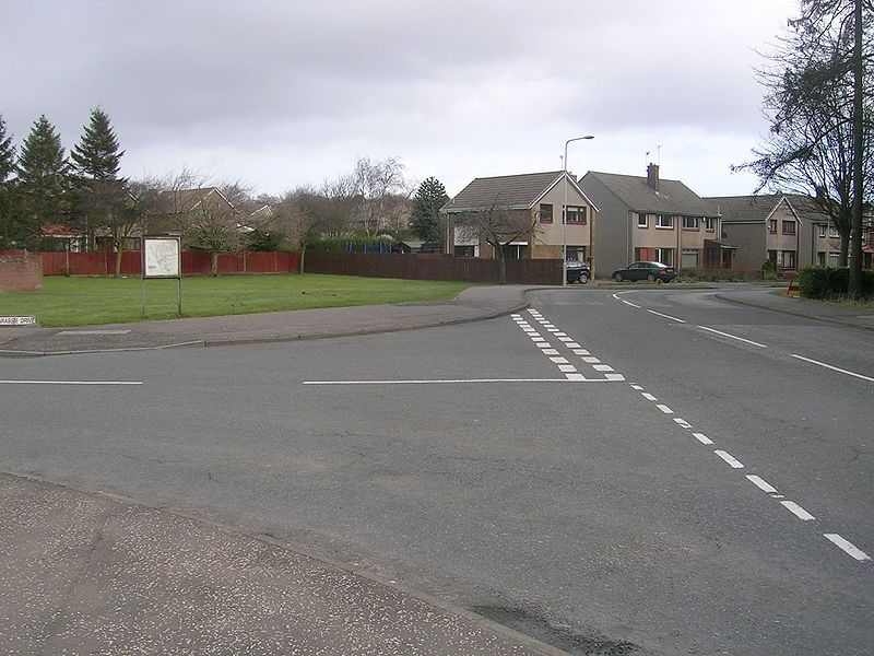 File:Dunnikier Estate, Kirkcaldy.JPG