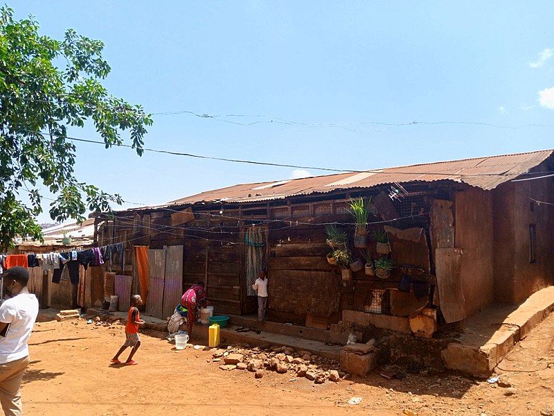 File:Home in wandegeya.jpg