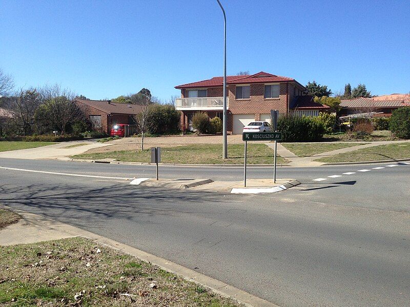 File:Kosciuszko Avenue, Camberra.jpg