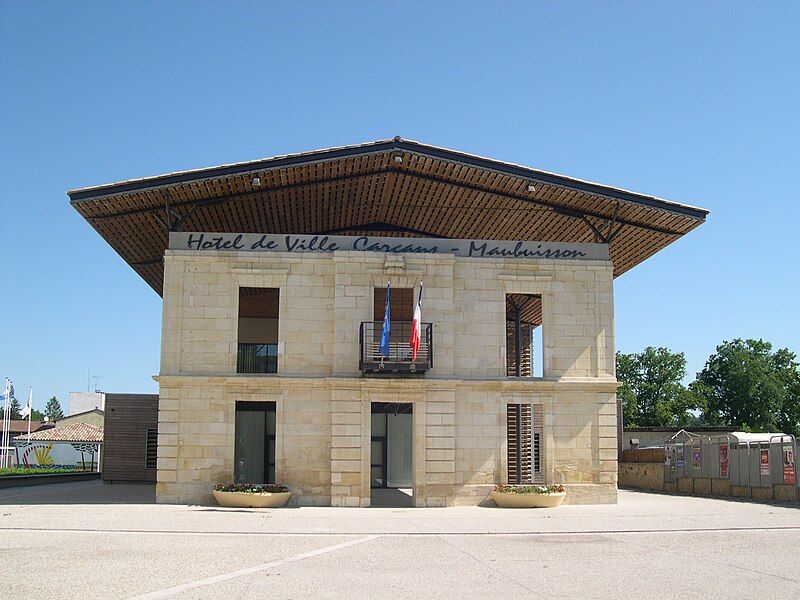 File:Mairie carcans.jpg