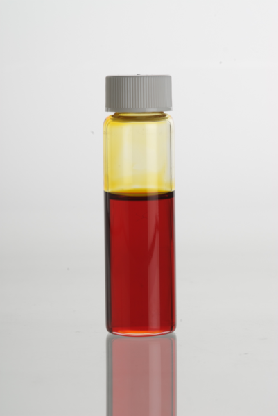 File:ManukaEssentialOil.png