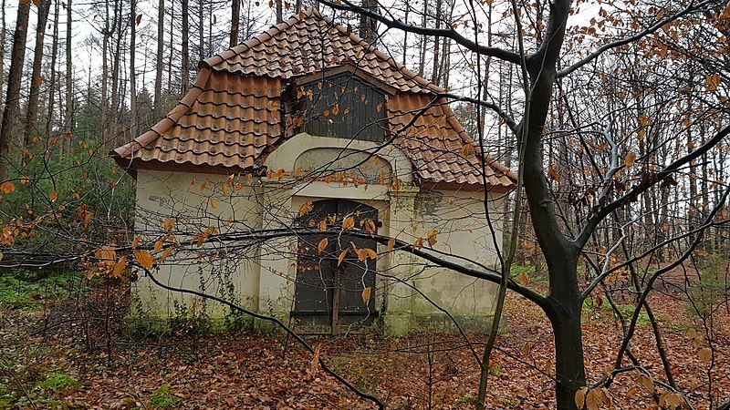 File:Mausoleum kassebruch.jpg