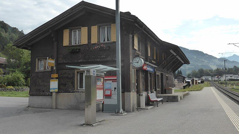 File:Seewis-Pardisla railway station.jpg