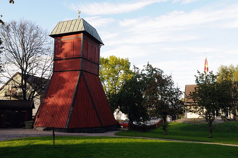 File:Vaxholms kyrkas klockstapel.jpg