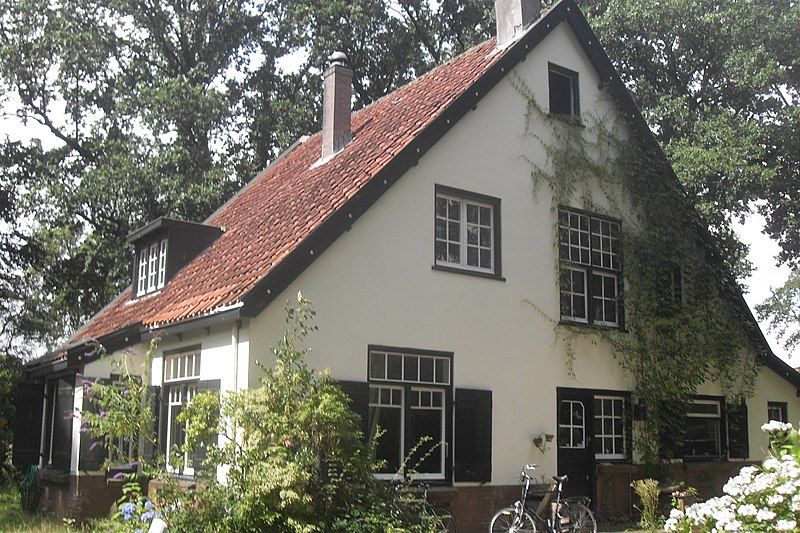 File:Villa Eikenhof, zijkant.jpg