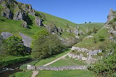 File:Wolfescote Dale.JPG (Wolfescote Dale, Dovedale)