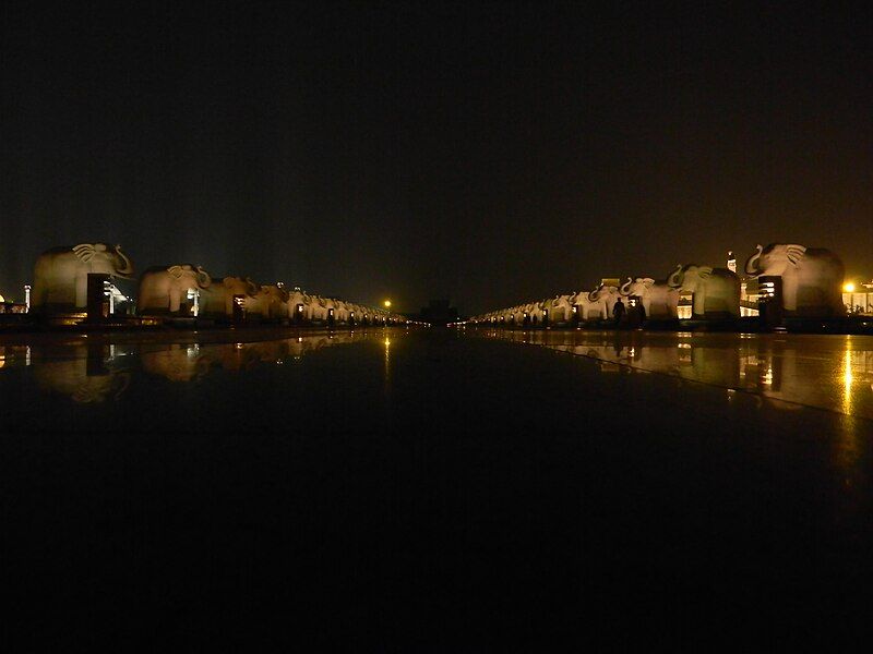 File:Ambedkar Park Lucknow.JPG