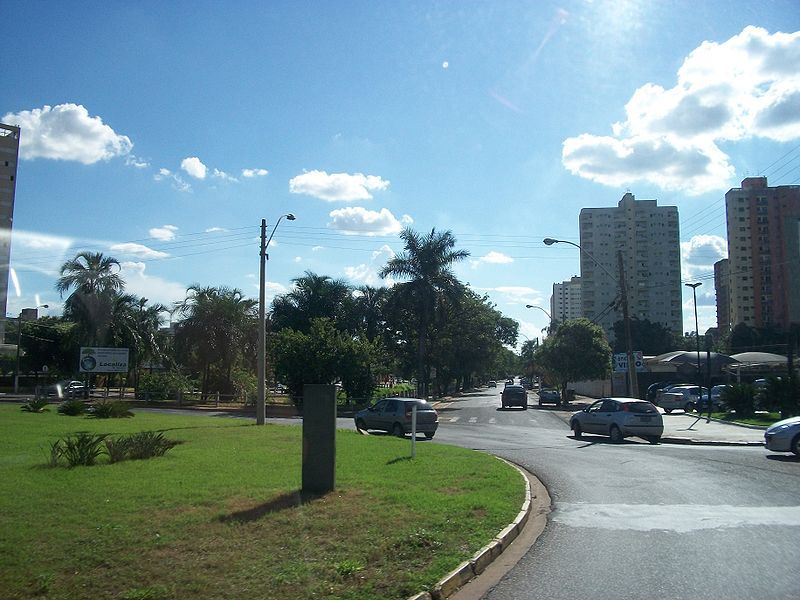 File:Av.BrasiliaxPompeu.jpg