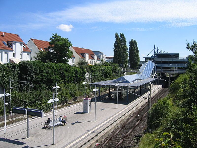 File:Bahnhof Echterdingen.jpg