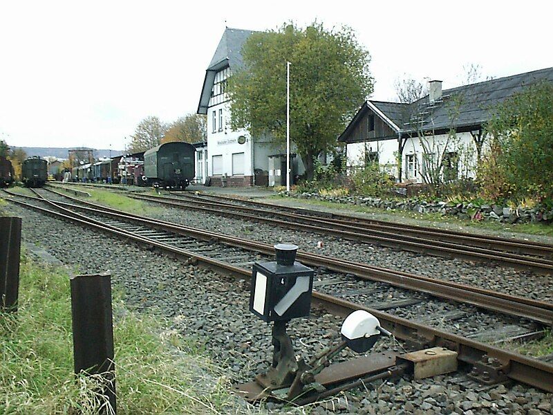 File:Bahnhof Wiesbaden-Dotzheim.JPG