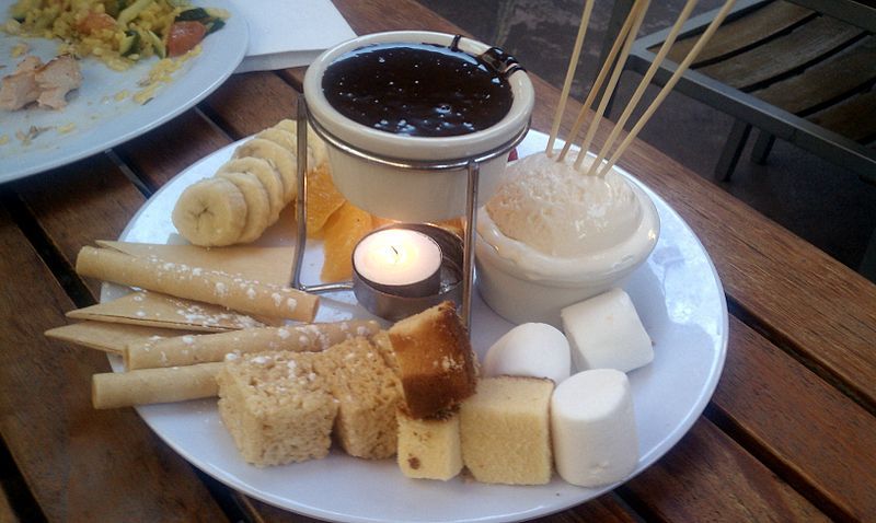 File:ChocolateFondue3200ppx1.jpg