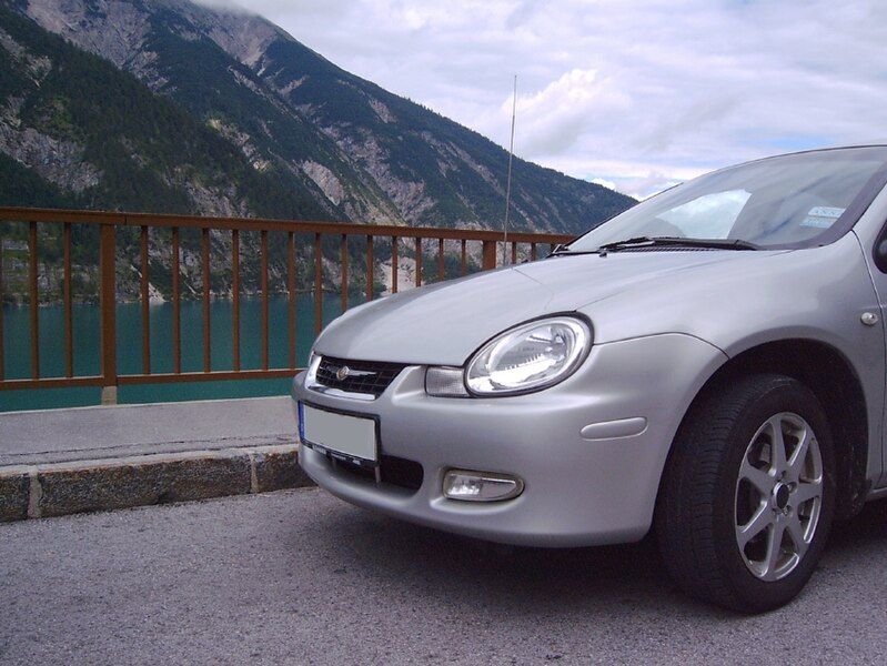 File:Front Chrysler Neon.jpg