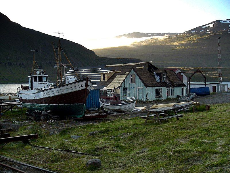 File:Iceland Seydhisfjördhur.jpg