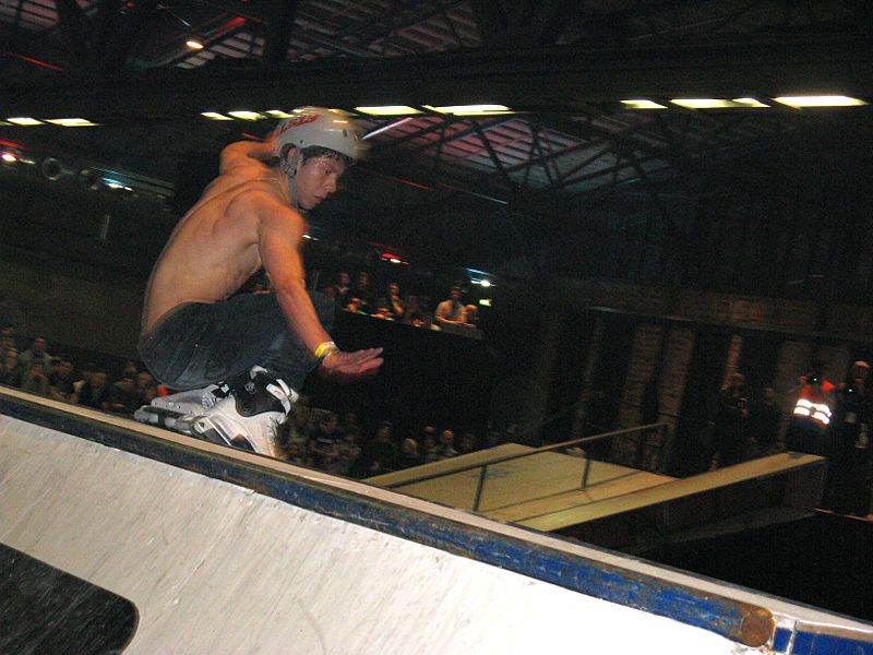 File:Inlineskater.jpg