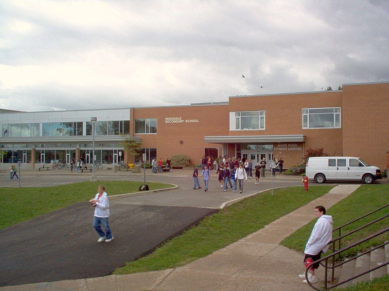 File:Innisdale Secondary School.jpg