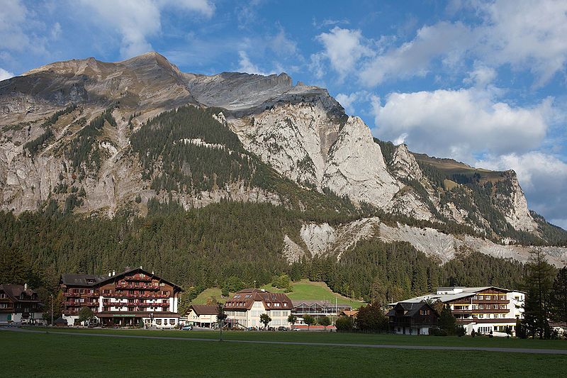 File:Kandersteg-Hauptstrasse.jpg