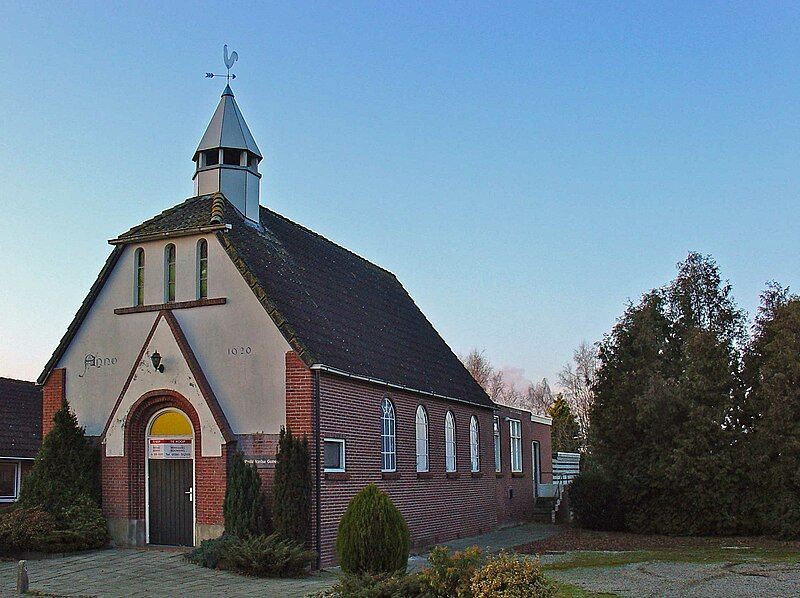 File:Kerk van Drouwenermond.jpg