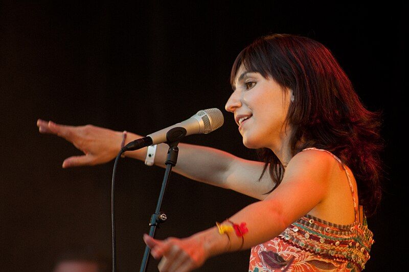 File:Laleh 2009 4.jpg