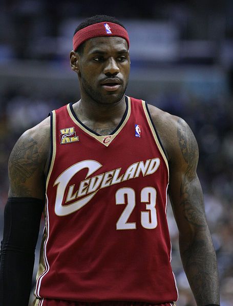 File:LeBron James 11092.jpg