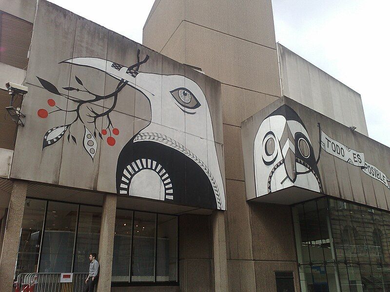 File:Lucy-Mclauchlan-Birds-Birmingham-Central-Library-2010.jpg