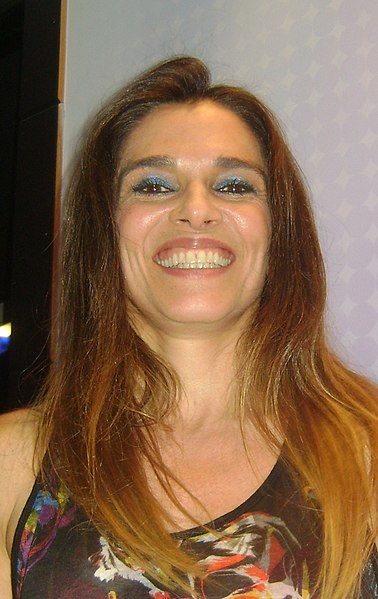 File:Mara Carvalho.jpg