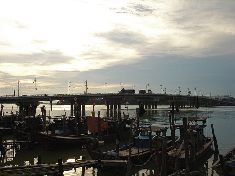 File:Muar river view.jpg