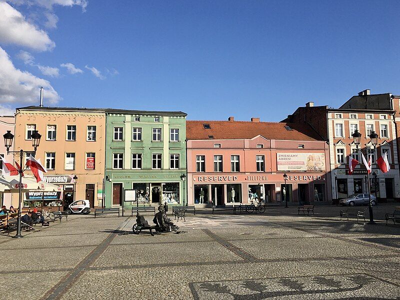 File:Rynek w Kościerzynie.jpg