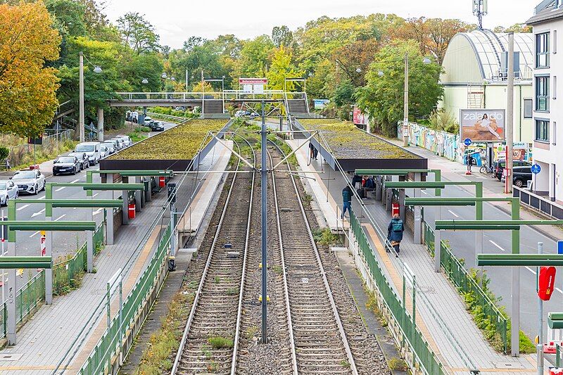 File:Stadtbahnhaltestelle Boltensternstraße, Köln-Riehl-5864.jpg