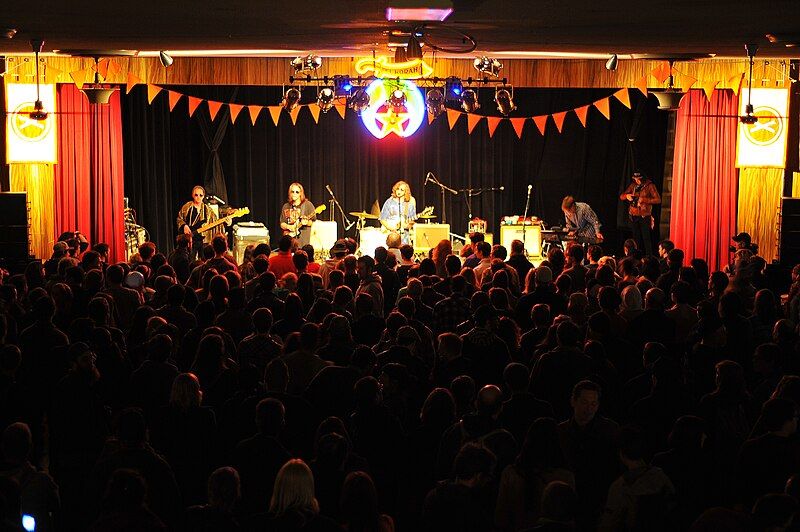 File:Treefort2013WampireElKorah.jpg