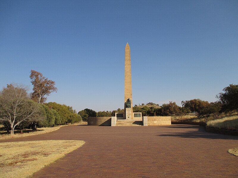 File:Vrouemonument4.JPG