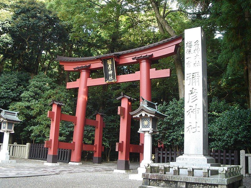 File:Yahiko Jinja2008-2.jpg