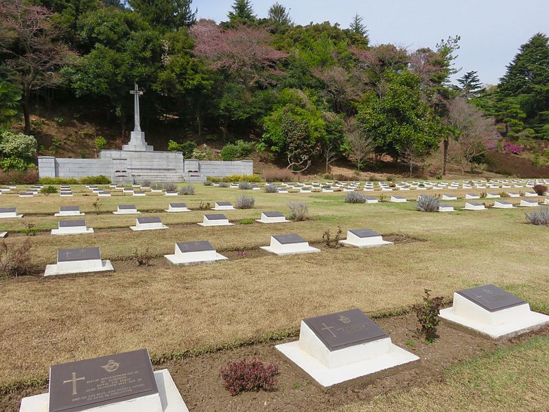 File:Yokohama War Cemetery.jpg