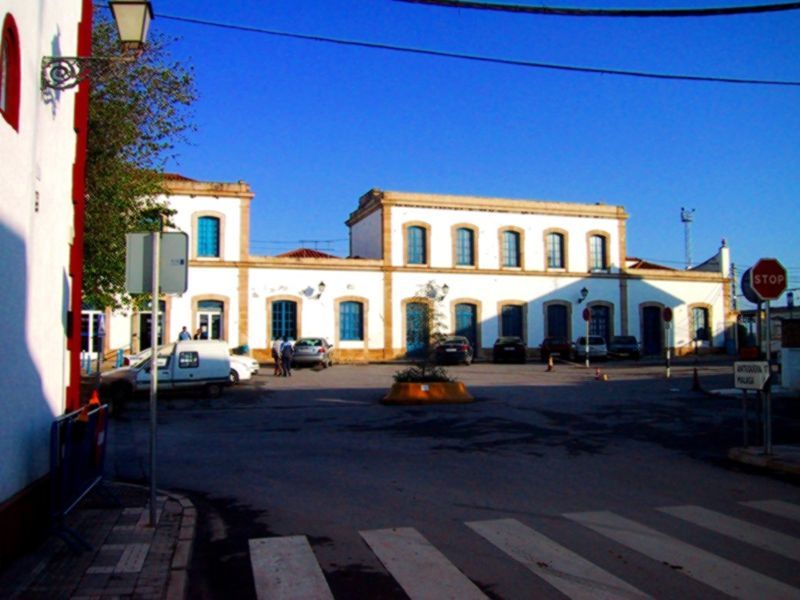 File:Bobadillabahnhof1.jpg