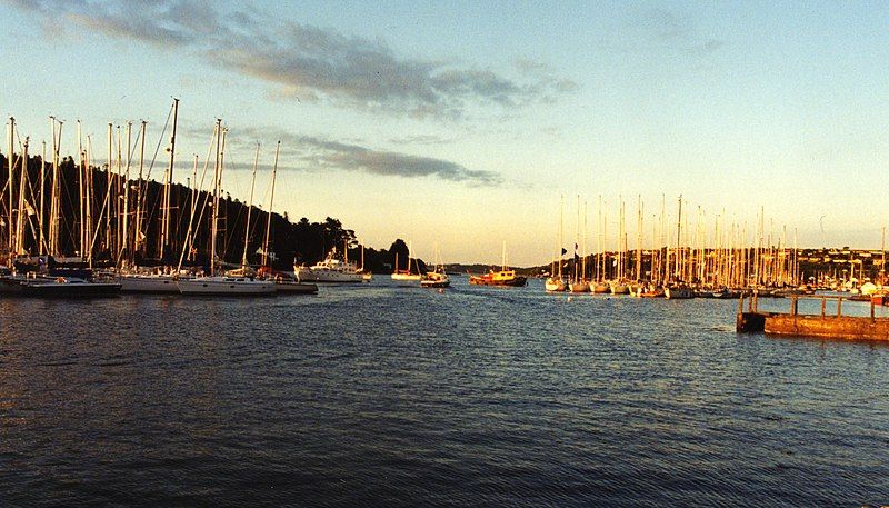 File:Crosshaven.jpg