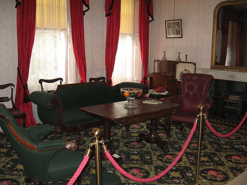 File:Dickens-living-room.jpg