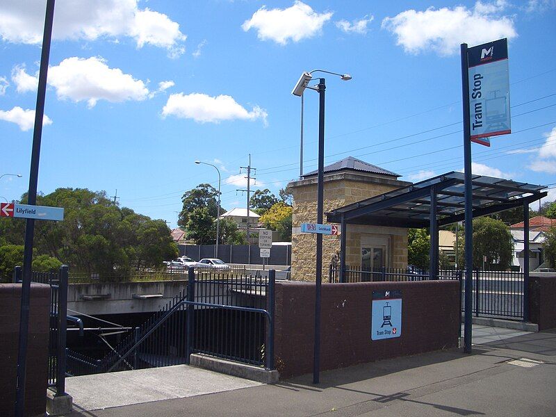 File:Lilyfield Tram Stop.JPG