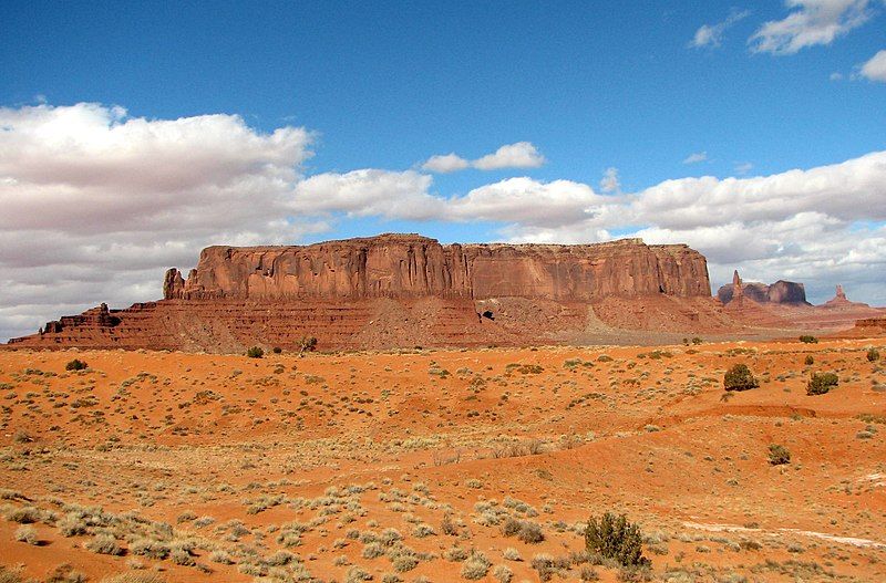 File:Monument Valley 04.jpg