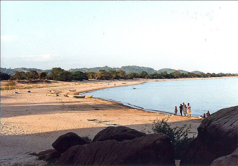 File:Mwaya Beach, Malawi.jpg