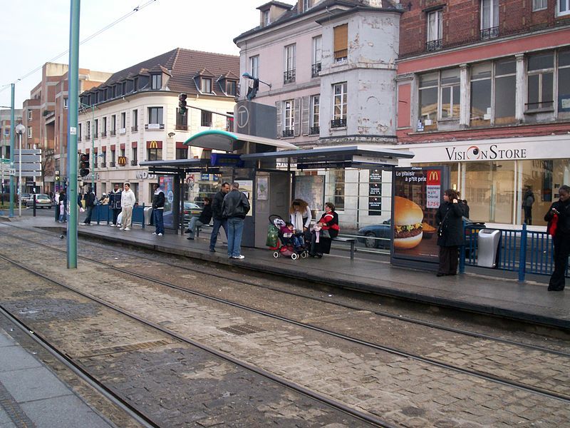 File:T1 arret marchéstdenis.jpg