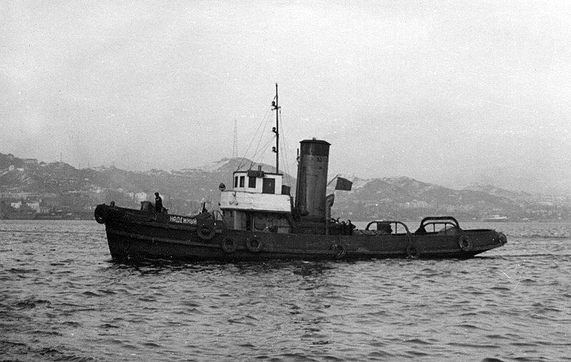 File:Tugboat Nadezhnyy.jpg