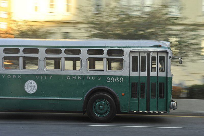 File:Bus Festival (10004448523).jpg