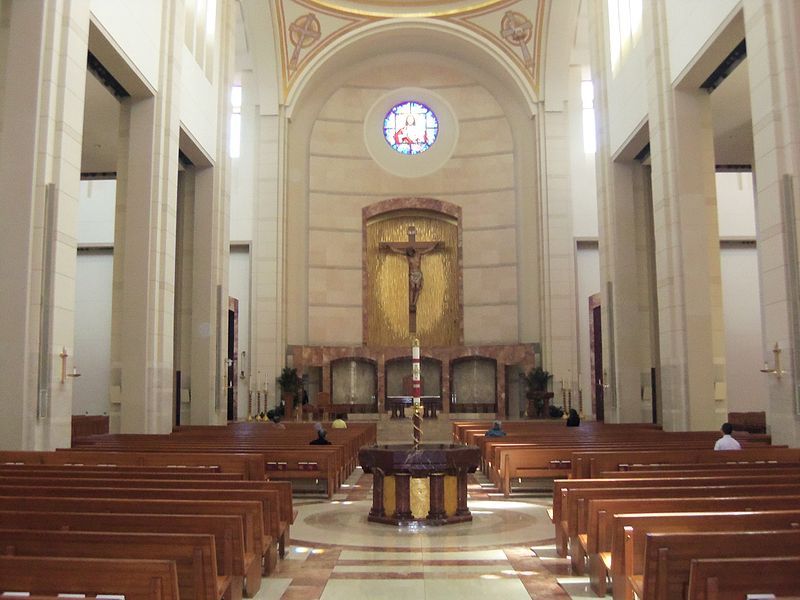 File:CoCathedralinteriorHoustonTexas.JPG