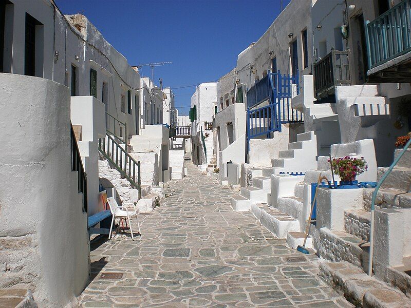 File:Folegandros-kastro.jpg