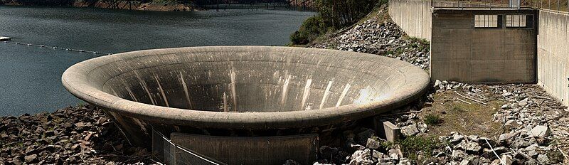 File:Geehi Dam Spillway.jpg