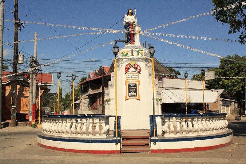 File:Inang Bayan Shrine.jpg