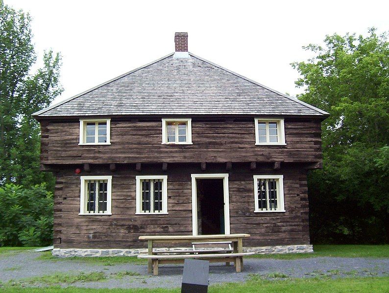 File:Lacolle Mills Blockhouse1.jpg