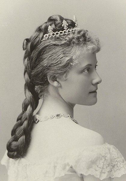 File:Louise d'Orléans (1869–1952).jpg