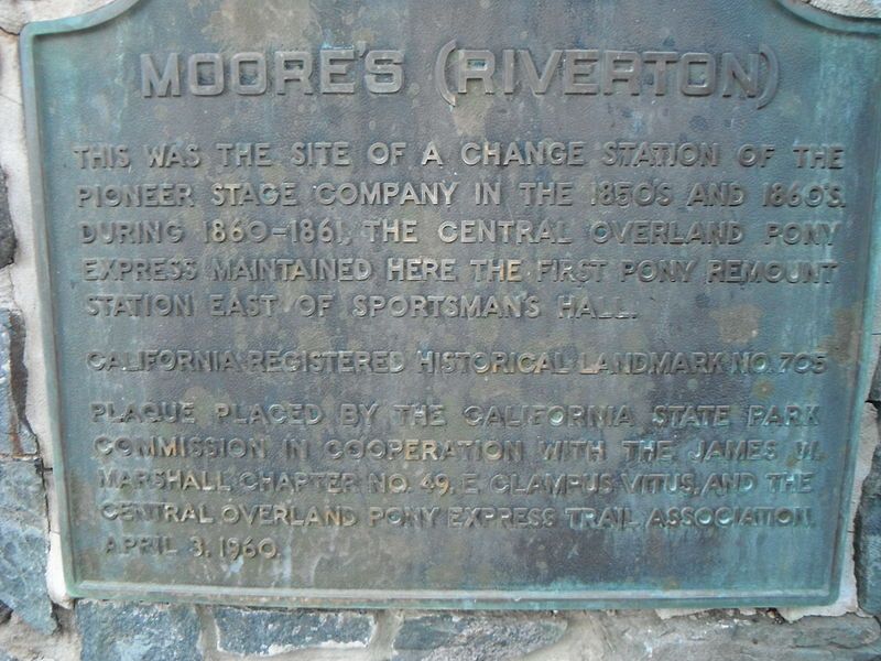 File:Moore's Monument.JPG